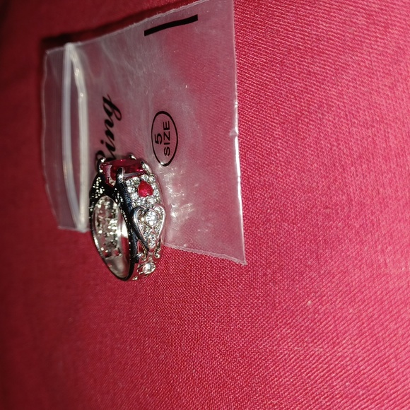 Women's Heart Ring - Picture 6 of 7